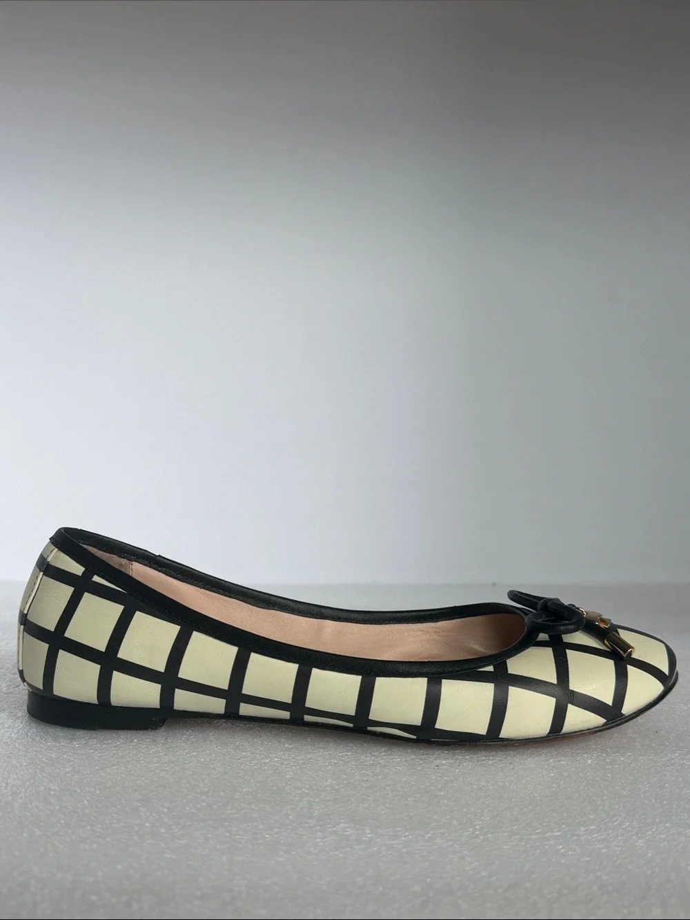 KATE SPADE New York Willa Bow Ballet Flats Ivory Black Leather Size 6 Women’s